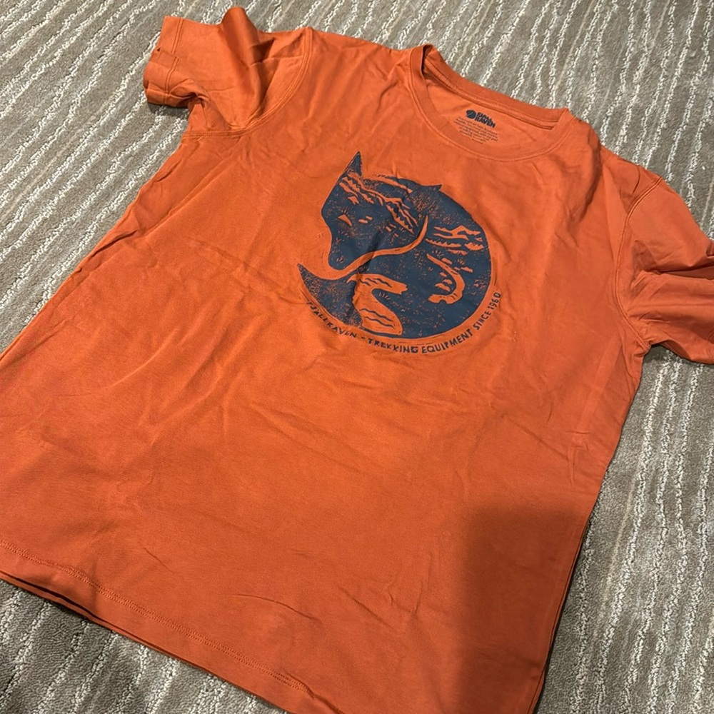 NWOT- Fjallraven Arctic Fox T-shirt